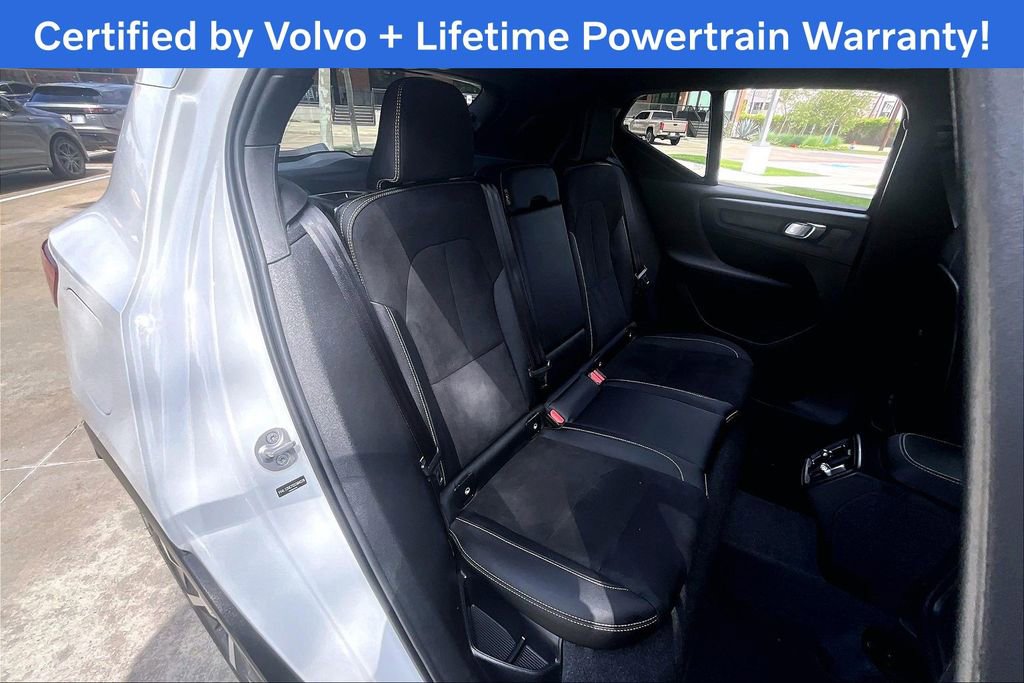 Used 2025 Volvo XC40 B5 Plus AWD/4WD image 35