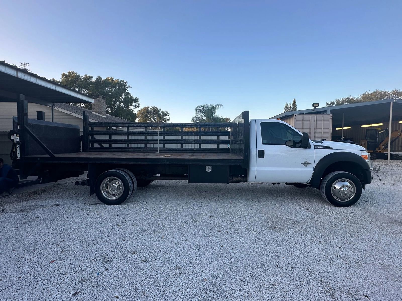 Used 2016 Ford F550 XL 165  W.B. 2D image 3