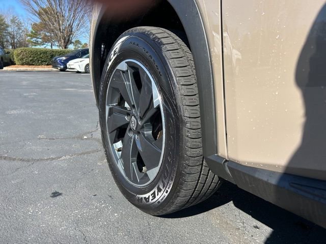 Used 2025 Nissan Rogue SV image 10