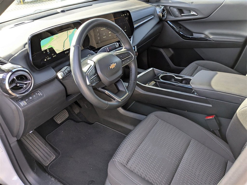 Used 2025 Chevrolet Equinox LT image 19