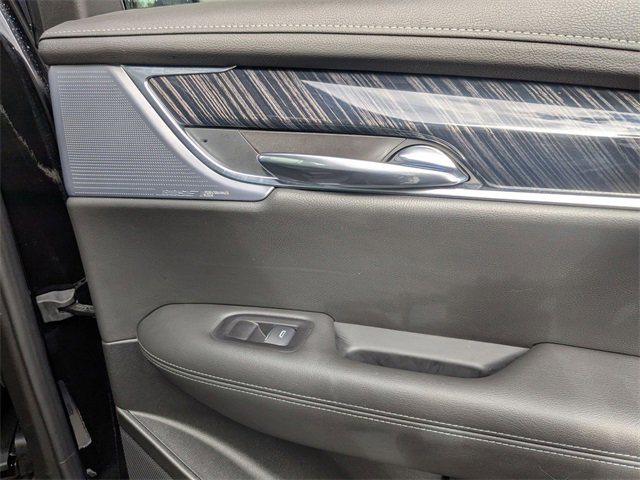Used 2025 Cadillac XT6 Premium Luxury image 37