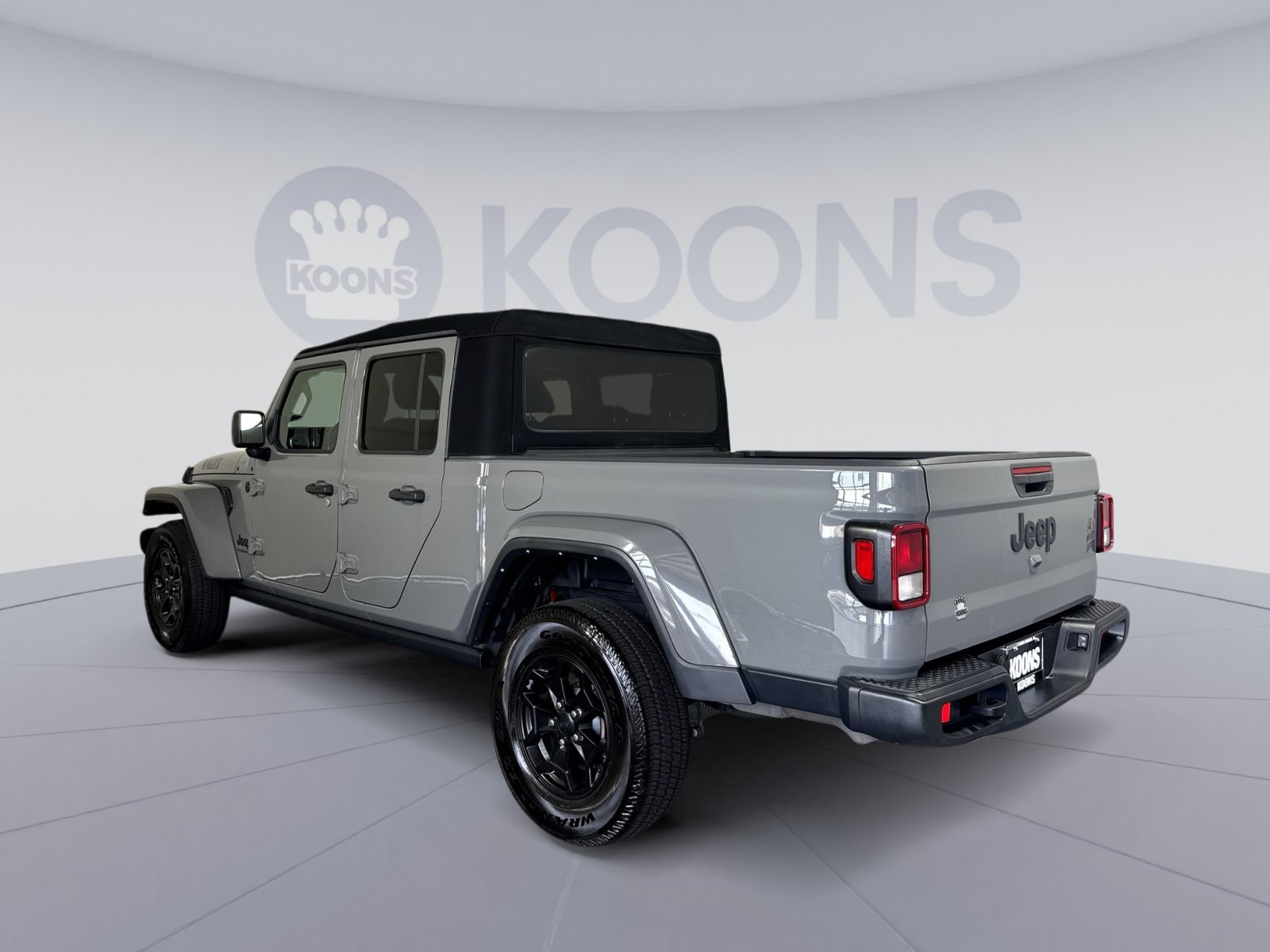 Used 2021 Jeep Gladiator Sport AWD/4WD image 4