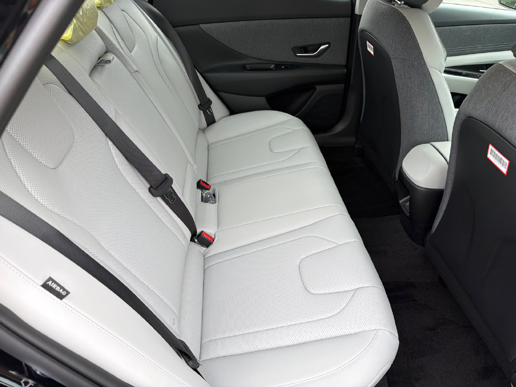 New 2026 Hyundai Elantra SEL Sport FWD image 16