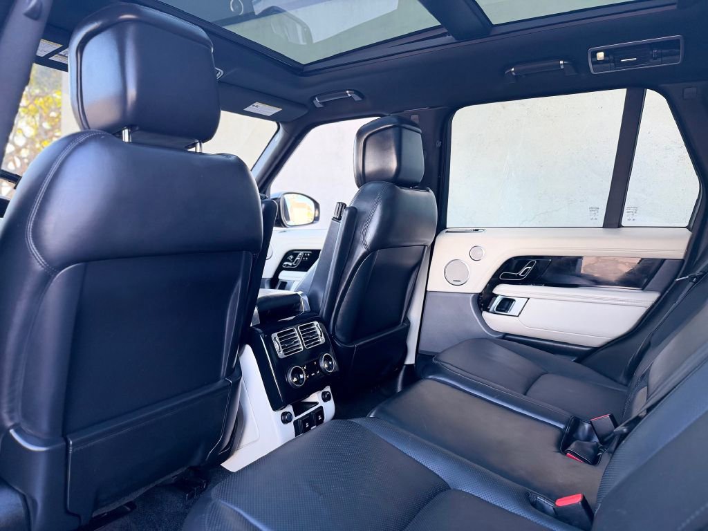 Used 2019 Land Rover Range Rover Supercharged image 14