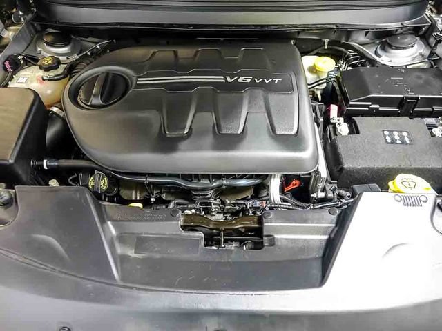 Used 2016 Jeep Cherokee Sport w/ Cold Weather Group FWD image 30