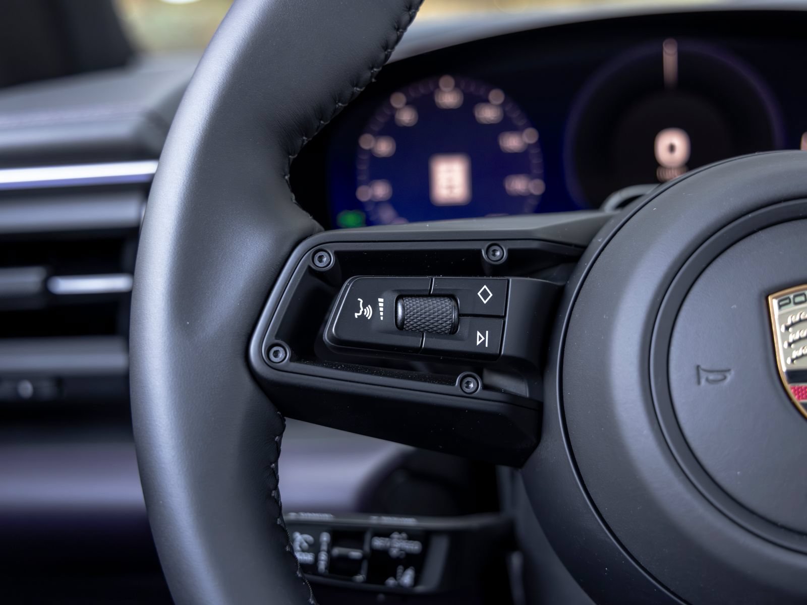 New 2026 Porsche Macan Electric RWD image 30