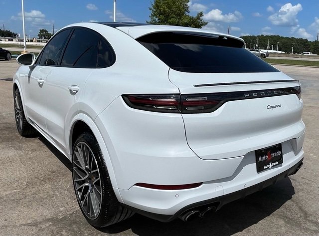 Used 2022 Porsche Cayenne Coupe image 5