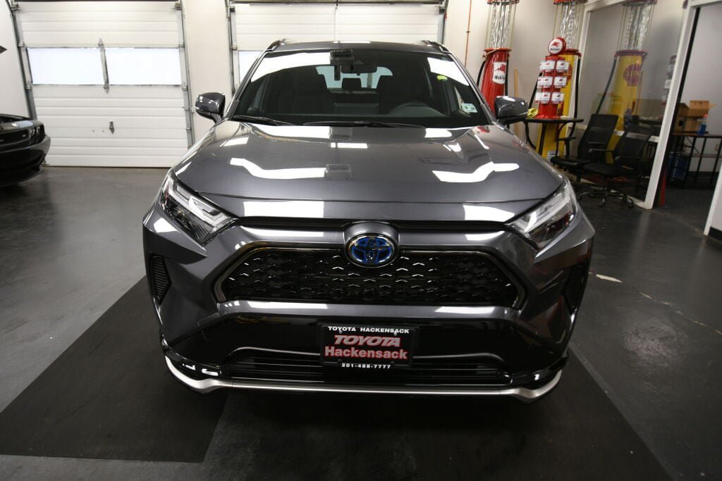 Used 2023 Toyota RAV4 SE w/ Weather & Moonroof Package AWD/4WD image 2