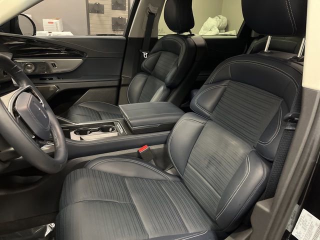 Used 2024 Lincoln Nautilus Reserve w/ Equipment Group 203A image 21