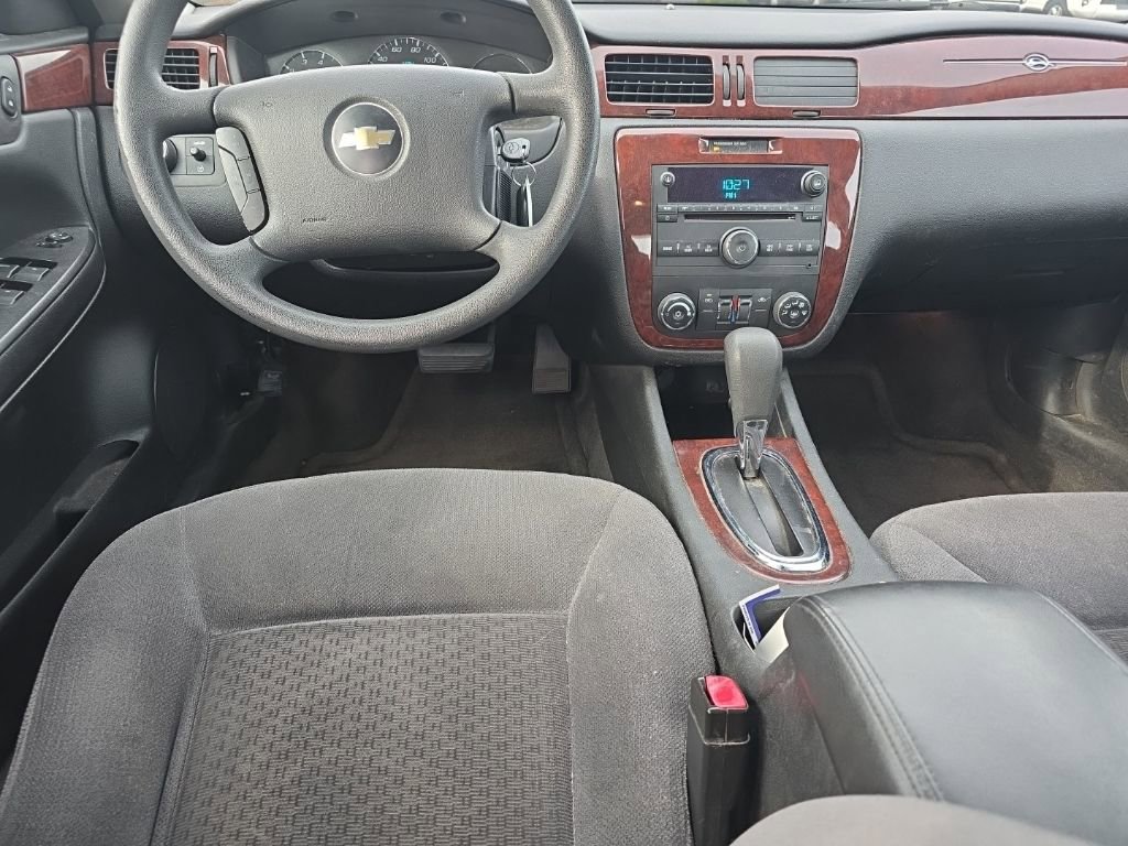 Used 2009 Chevrolet Impala LT image 16