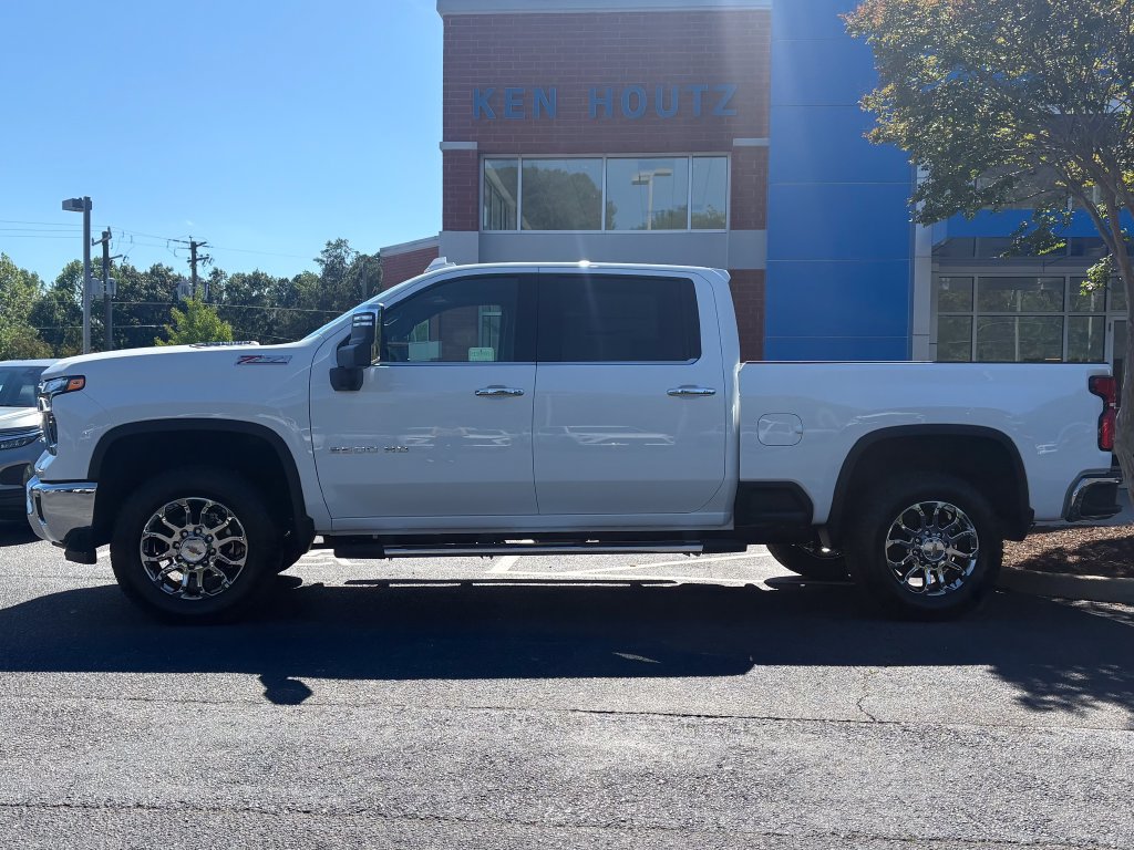 New 2026 Chevrolet Silverado 2500 LTZ w/ LTZ Premium Package AWD/4WD image 2