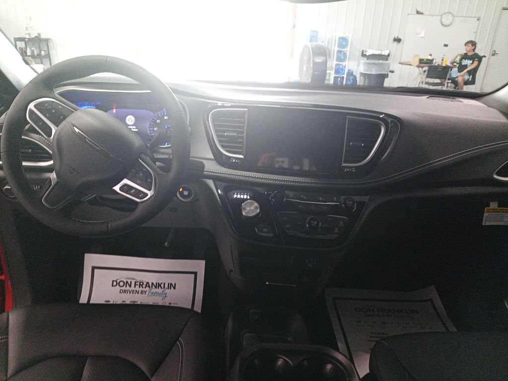 New 2027 Chrysler Pacifica Select w/ Family Tech Group FWD image 12