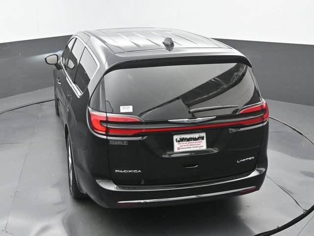 Used 2026 Chrysler Pacifica Limited FWD image 30