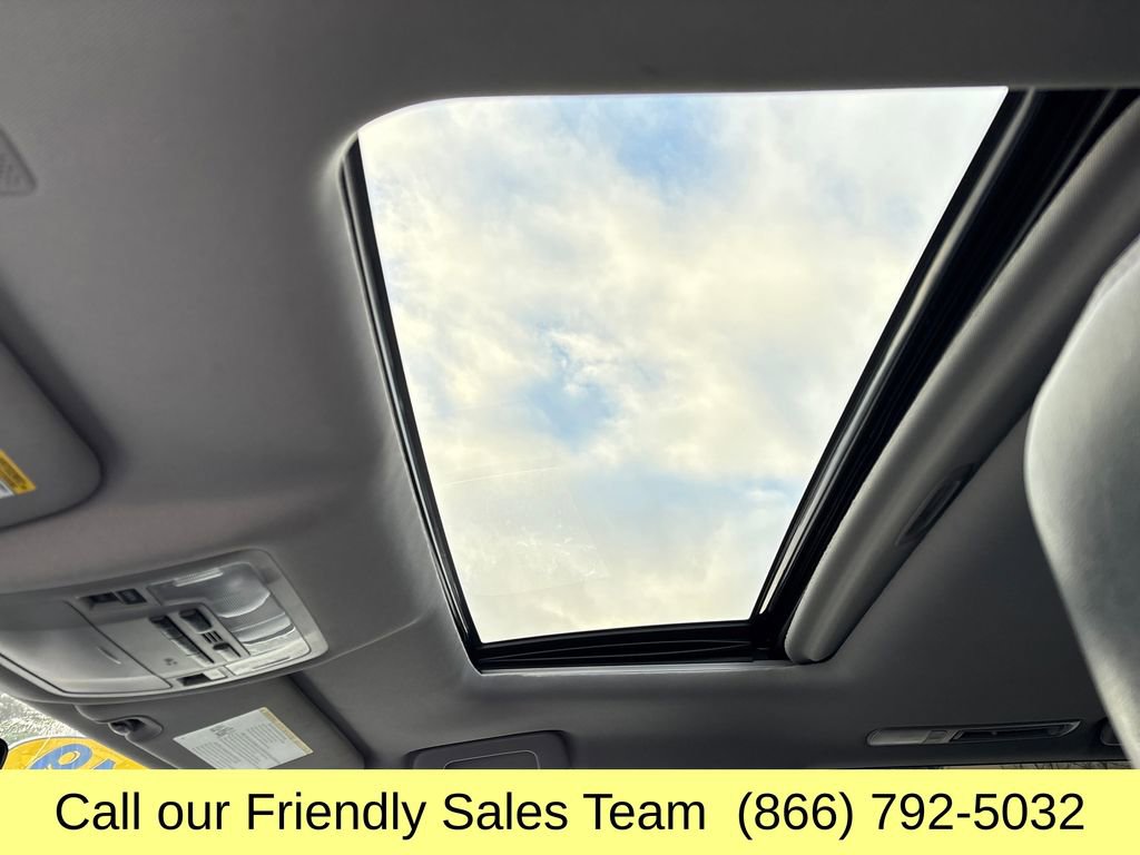 Used 2019 Toyota Highlander XLE image 23