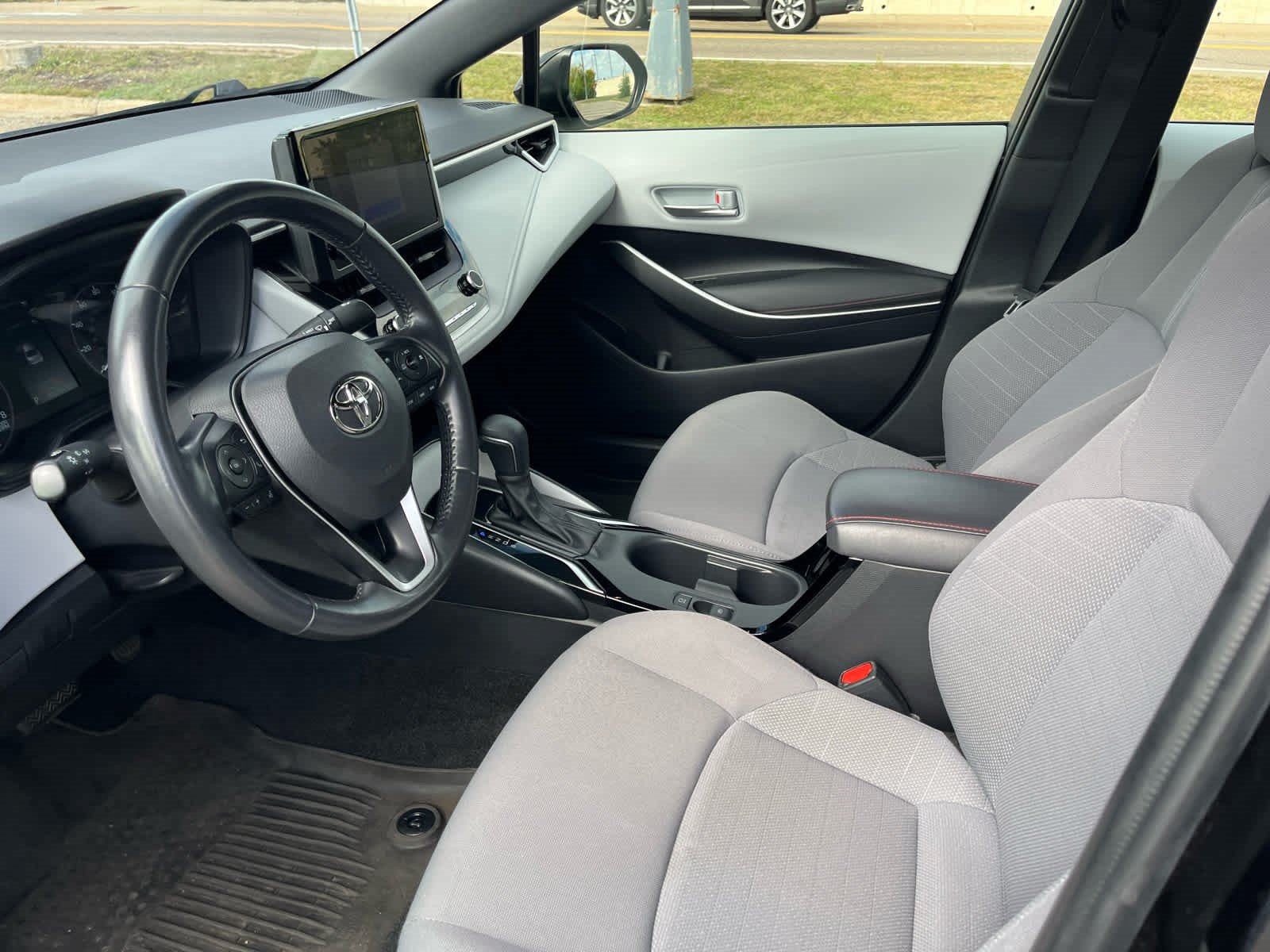 Used 2023 Toyota Corolla SE FWD image 11