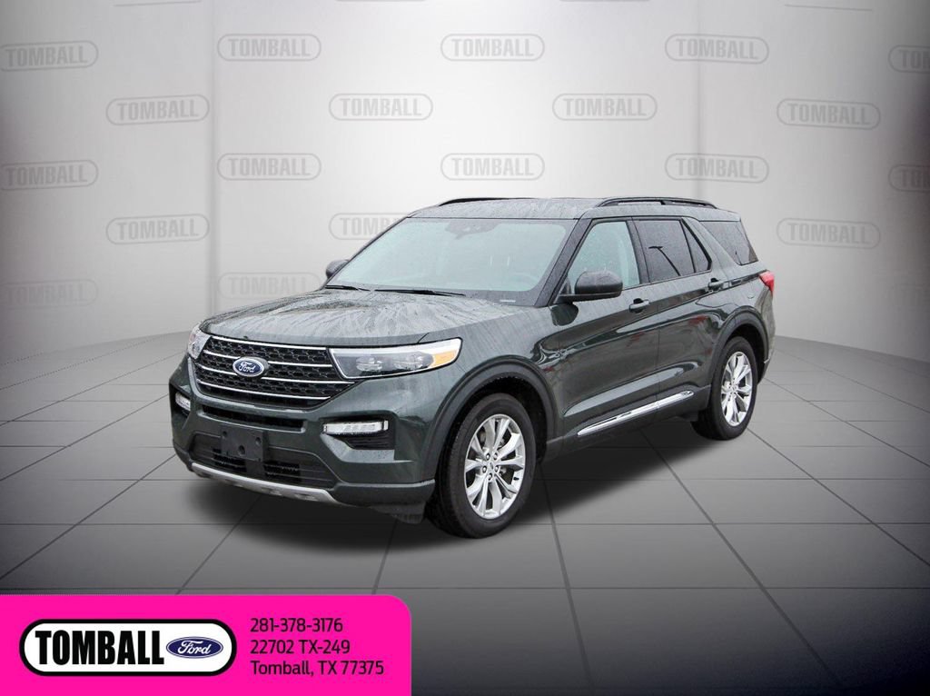 Used 2024 Ford Explorer XLT w/ Equipment Group 202A RWD image 3