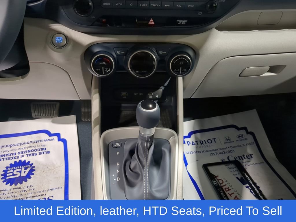 Used 2025 Hyundai Venue Limited image 11