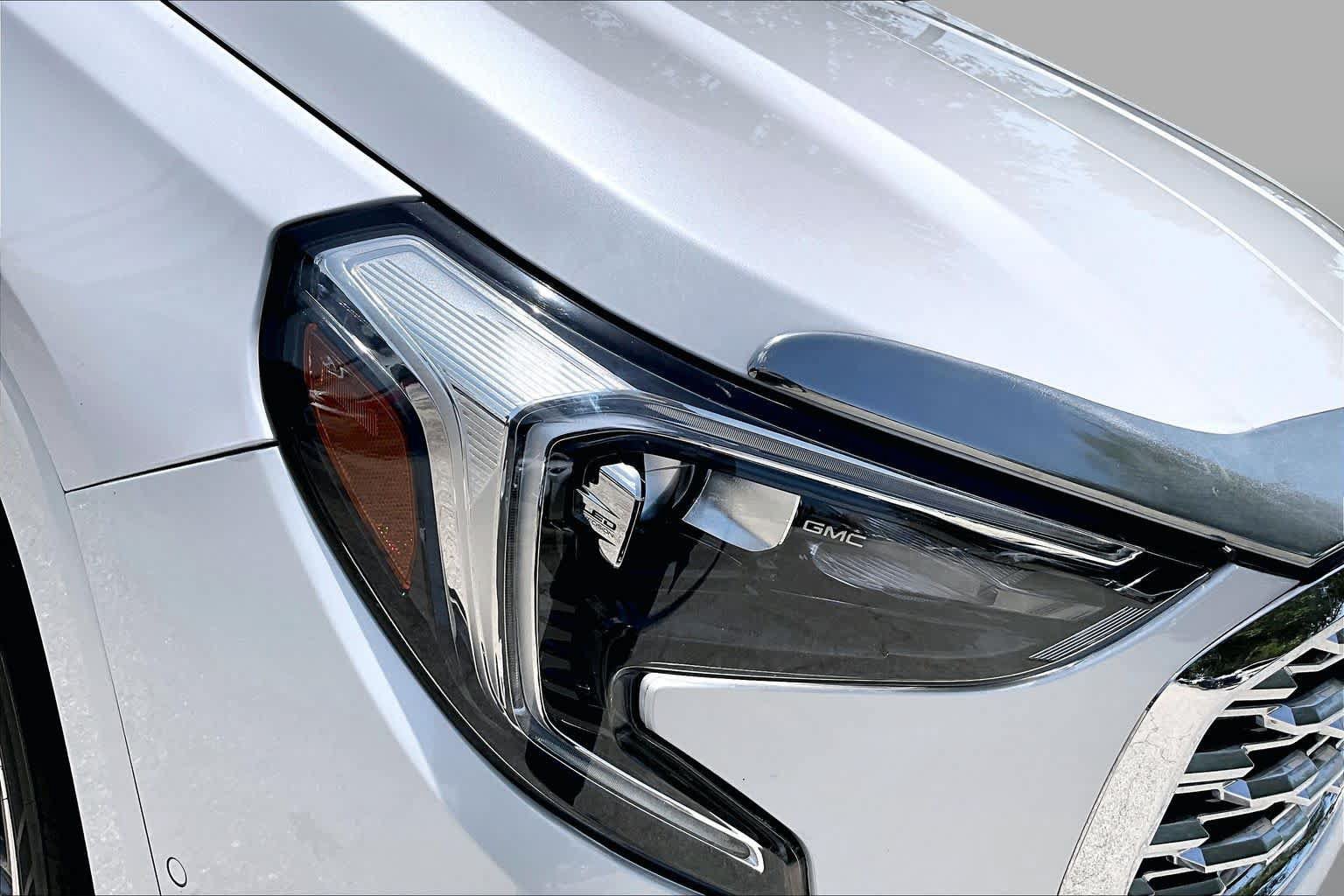 Used 2020 GMC Terrain Denali w/ Denali Premium Package FWD image 28