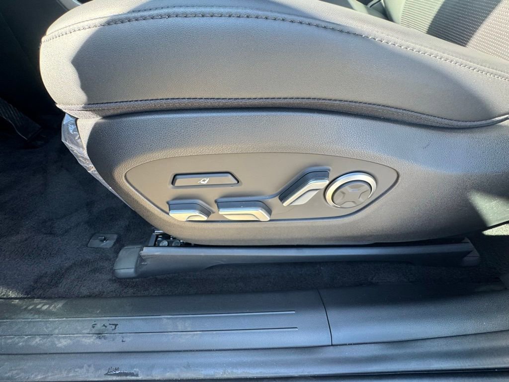 New 2026 Hyundai Ioniq 9 Limited AWD/4WD image 19