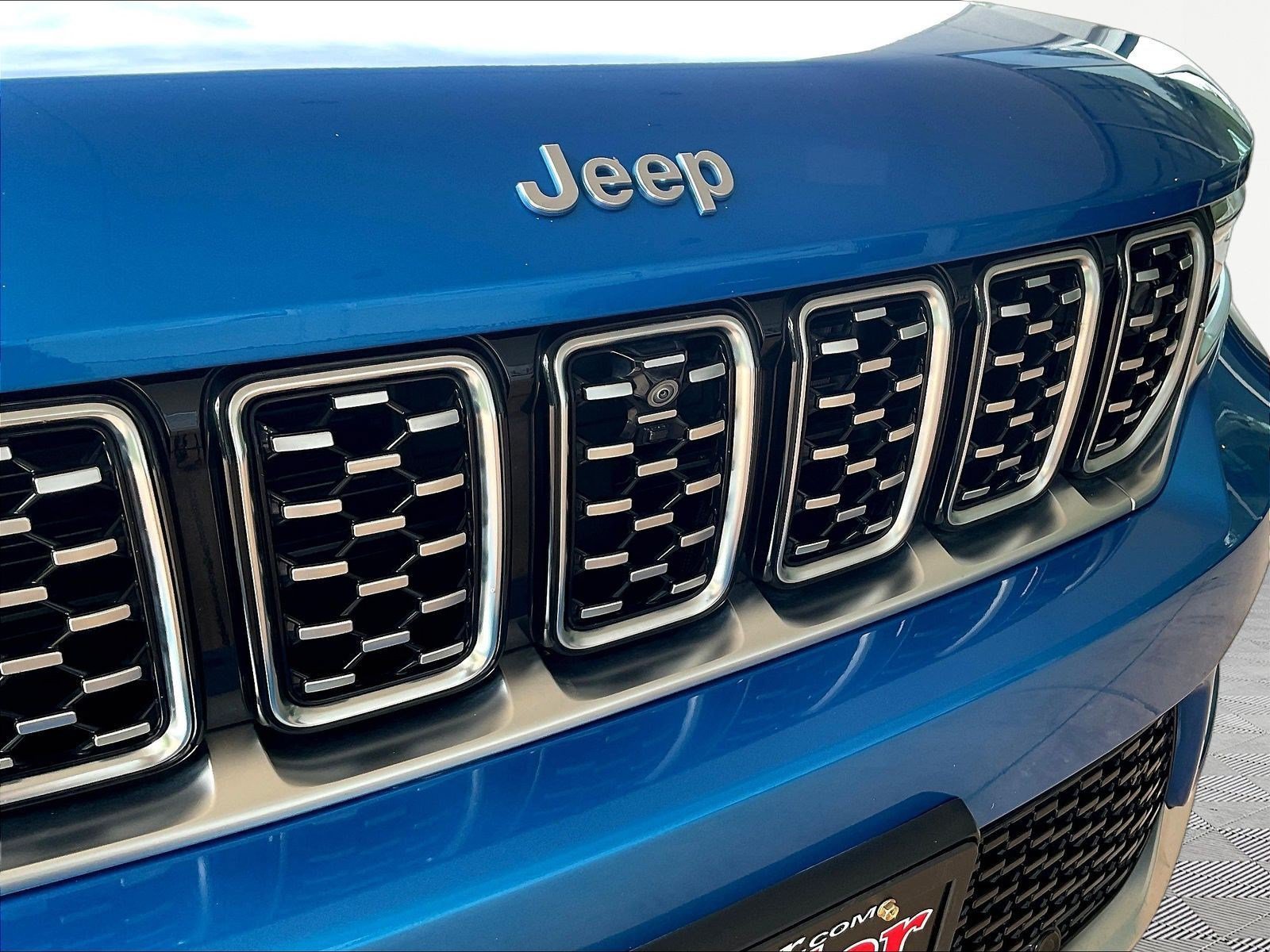 Used 2022 Jeep Grand Cherokee Summit w/ Advanced Protech Group IV AWD/4WD image 30