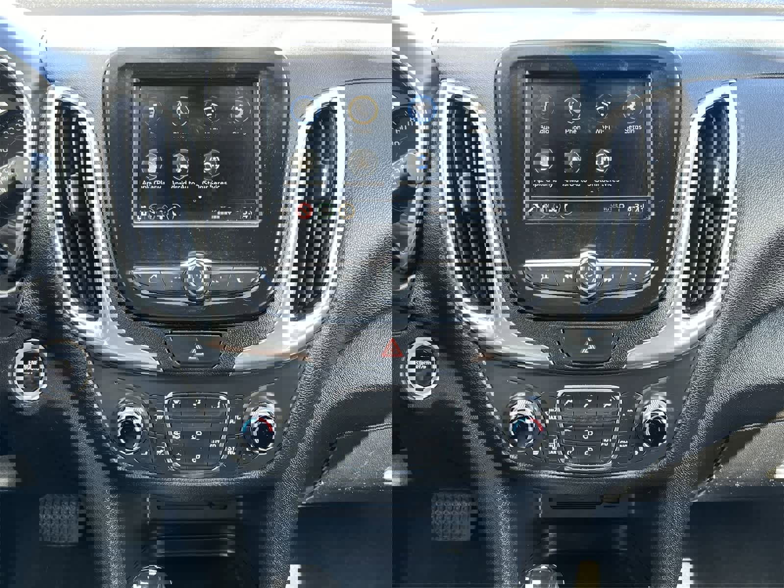 Used 2019 Chevrolet Equinox LT w/ Driver Convenience Package image 27