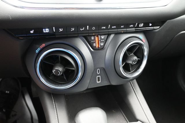 Used 2024 Chevrolet Blazer LT w/ Midnight/Sport Edition FWD image 38