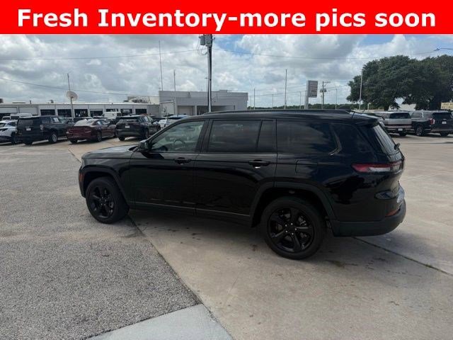 Used 2023 Jeep Grand Cherokee L Laredo RWD image 5