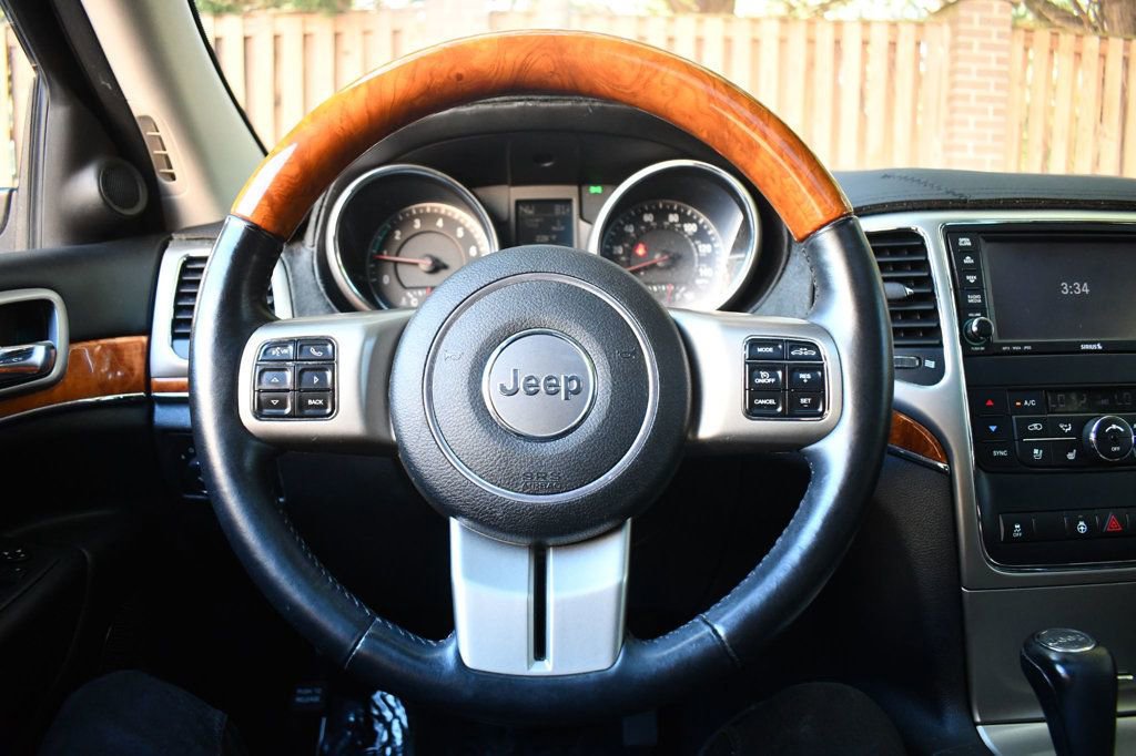 Used 2012 Jeep Grand Cherokee Overland image 16