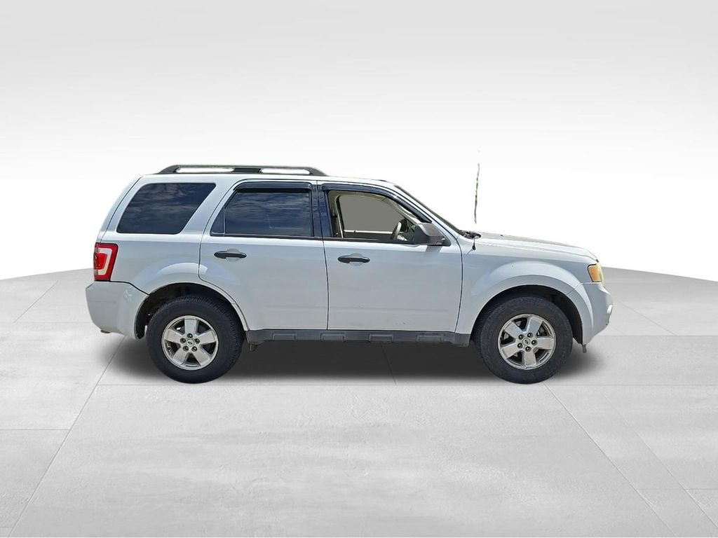 Used 2010 Ford Escape XLT AWD/4WD image 12