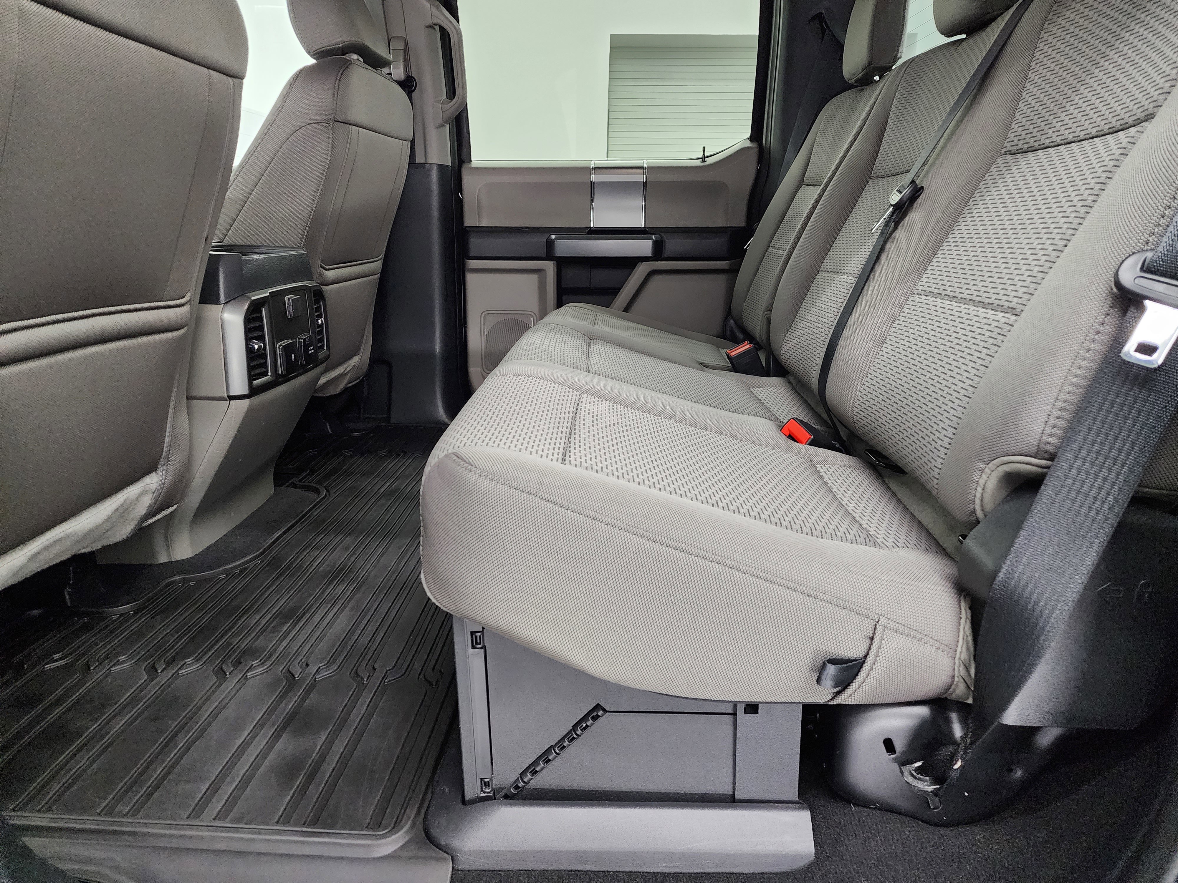 Used 2022 Ford F250 XLT w/ Black Appearance Package image 9