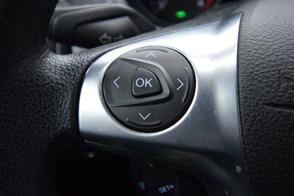 Used 2012 Ford Focus SE w/ SE Winter Pkg image 28