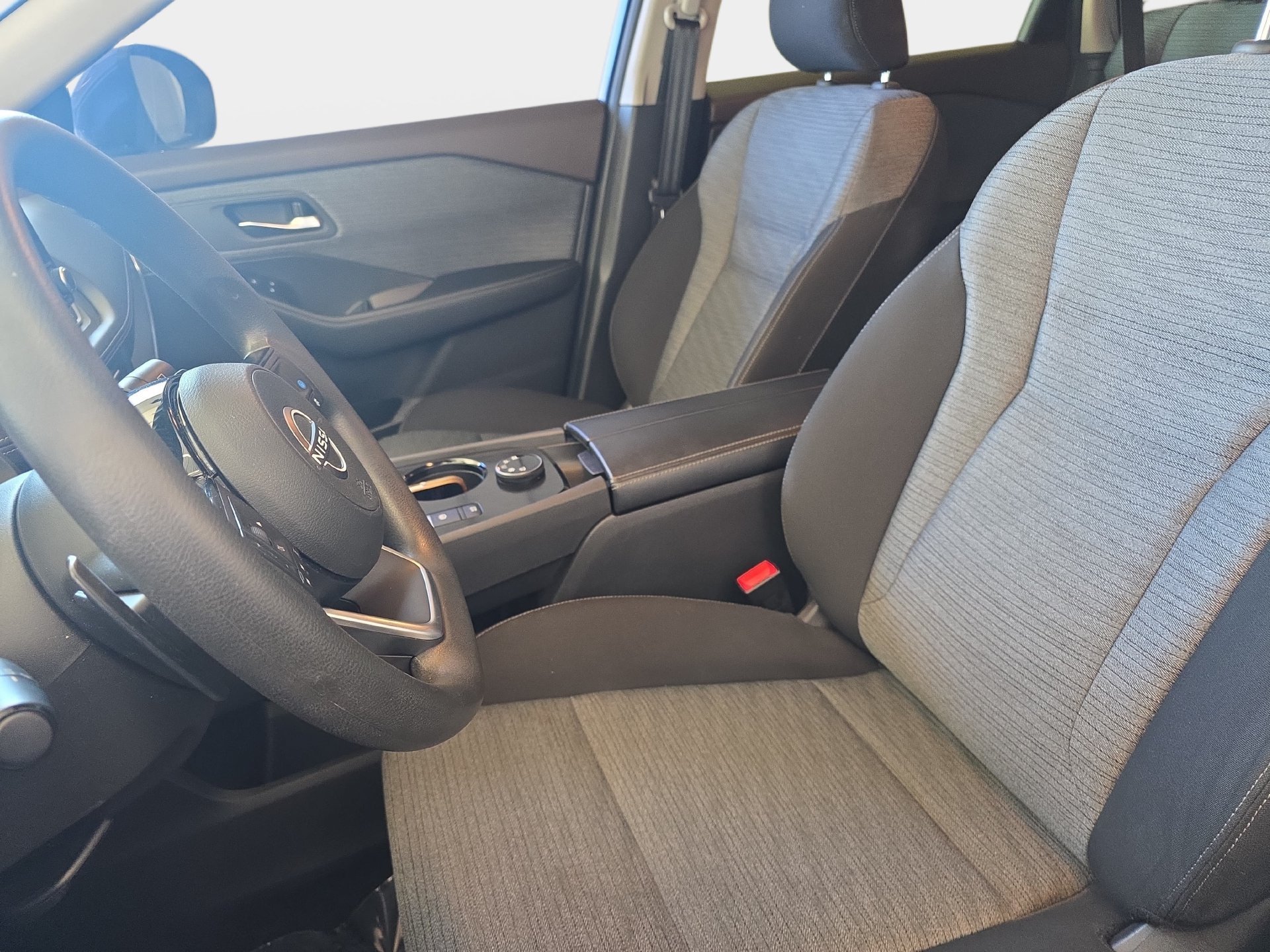 Used 2023 Nissan Rogue SV AWD/4WD image 14