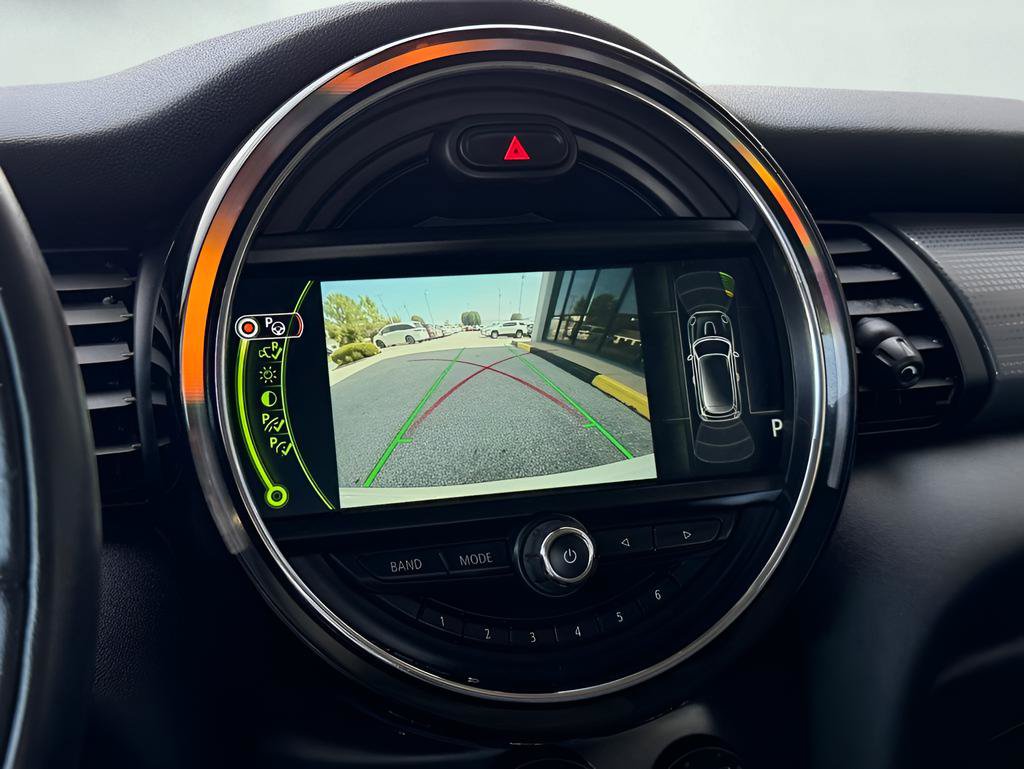 Used 2018 MINI Cooper 2-Door Hardtop FWD image 34
