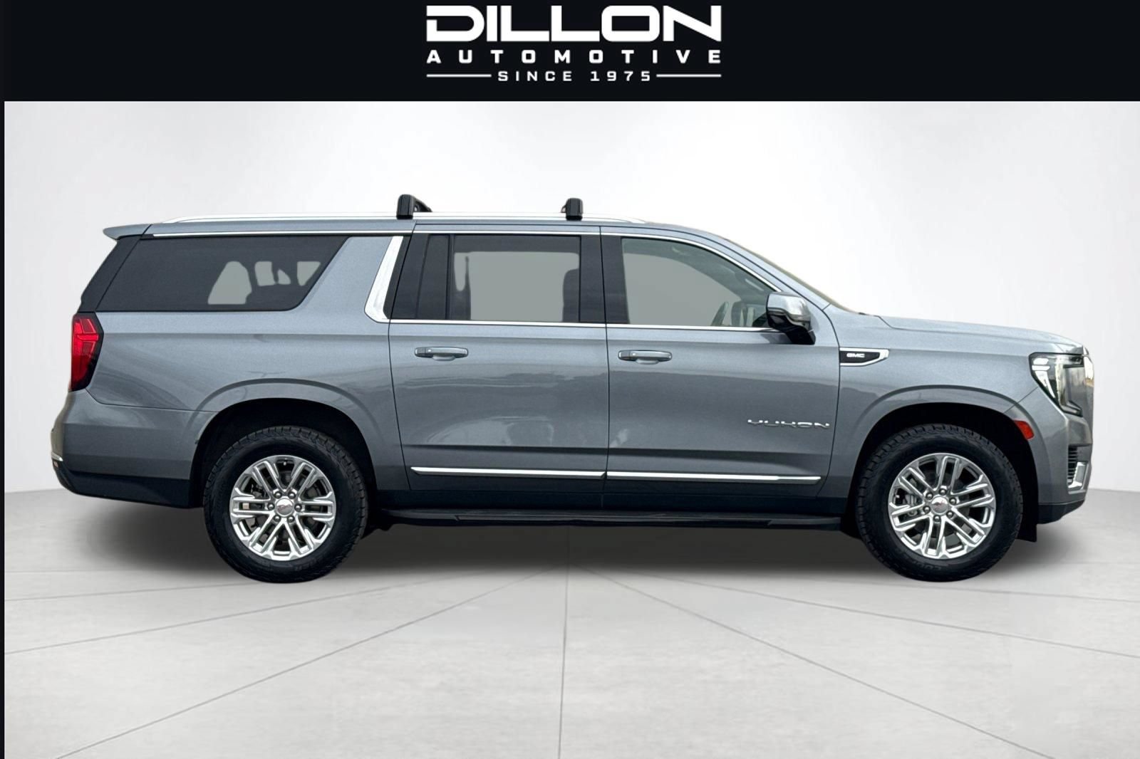 Used 2022 GMC Yukon XL SLT w/ SLT Premium Package AWD/4WD image 3