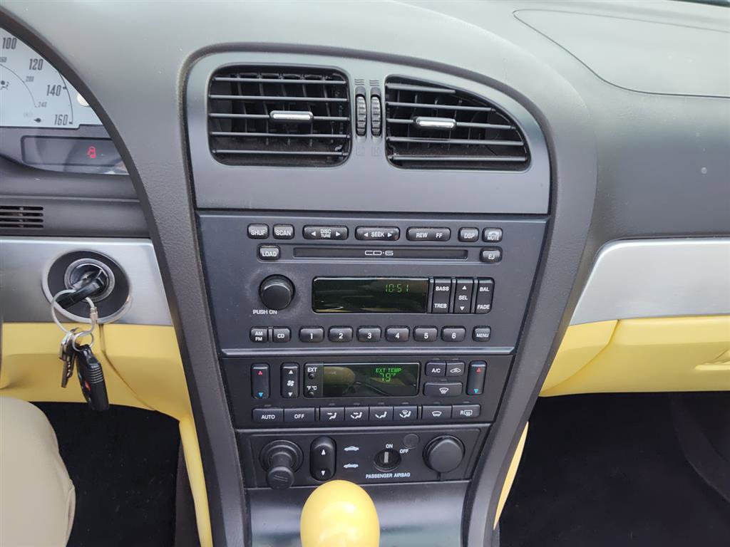 Used 2002 Ford Thunderbird Deluxe image 10