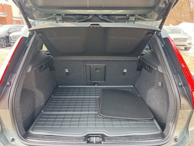New 2026 Volvo XC40 B5 Plus w/ Climate Package AWD/4WD image 19