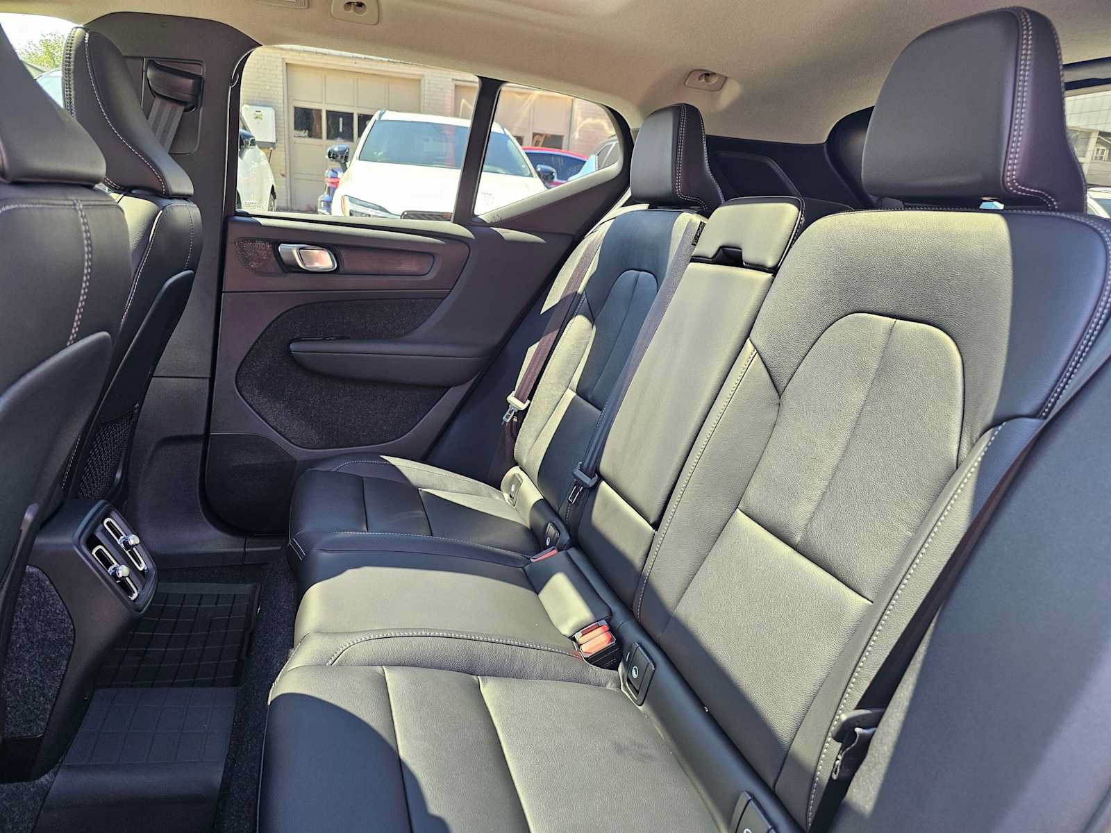 New 2026 Volvo XC40 B5 Plus w/ Protection Package Premier AWD/4WD image 18