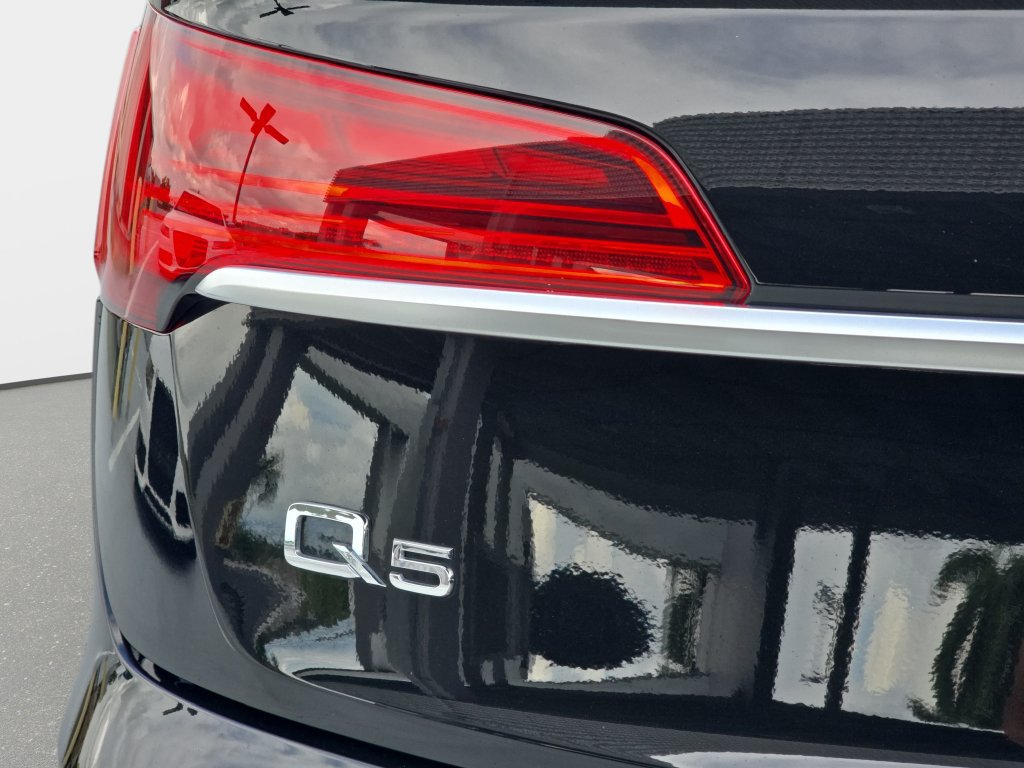 Used 2022 Audi Q5 e Premium Plus AWD/4WD image 28