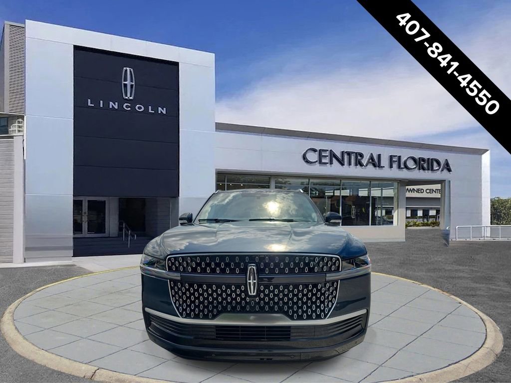 New 2026 Lincoln Navigator Premiere AWD/4WD image 2