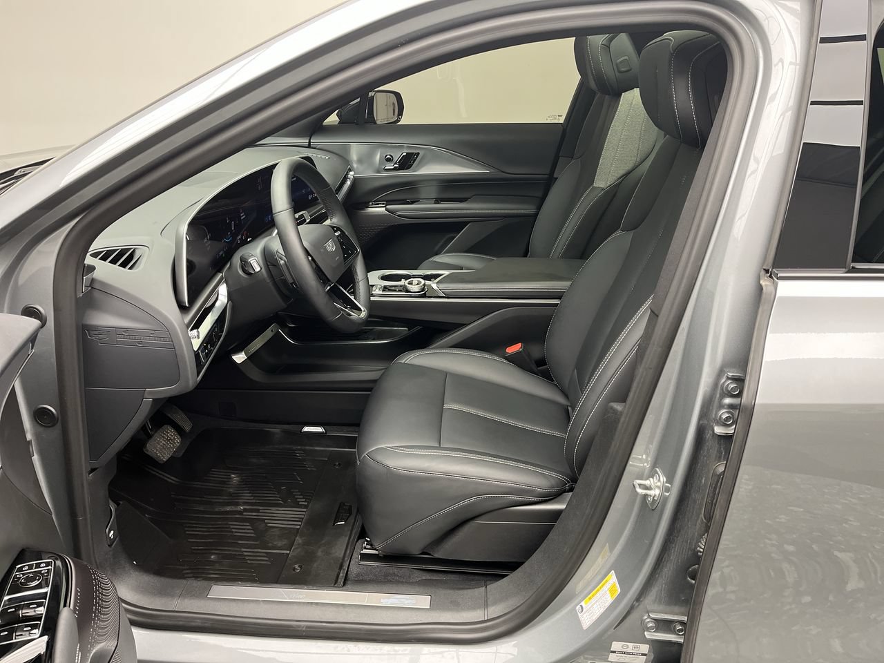 Certified 2024 Cadillac Lyriq Tech w/ LPO, Floor Liner Package AWD/4WD image 3