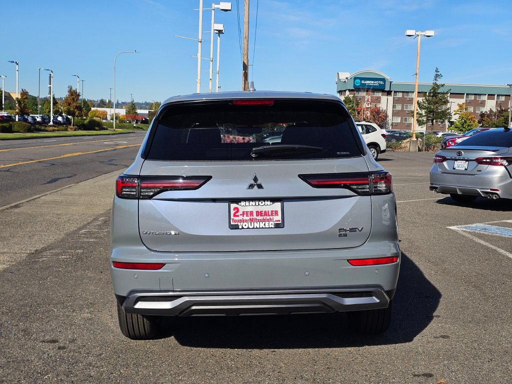 New 2026 Mitsubishi Outlander SE AWD/4WD image 6