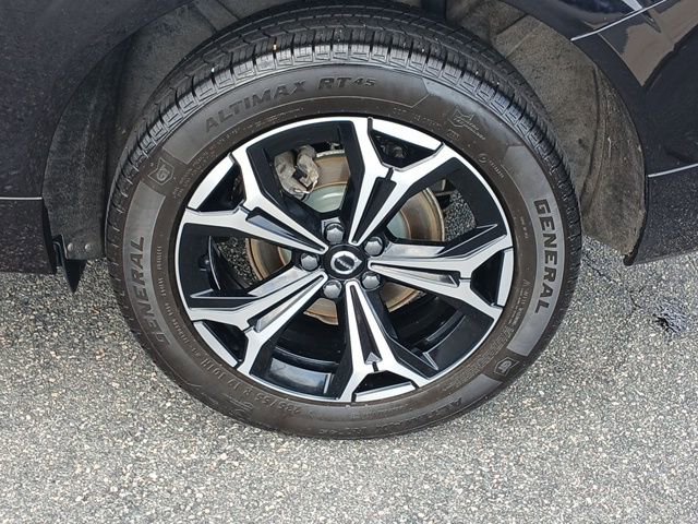 Used 2022 Volvo XC60 B5 Momentum w/ Advanced Package image 29