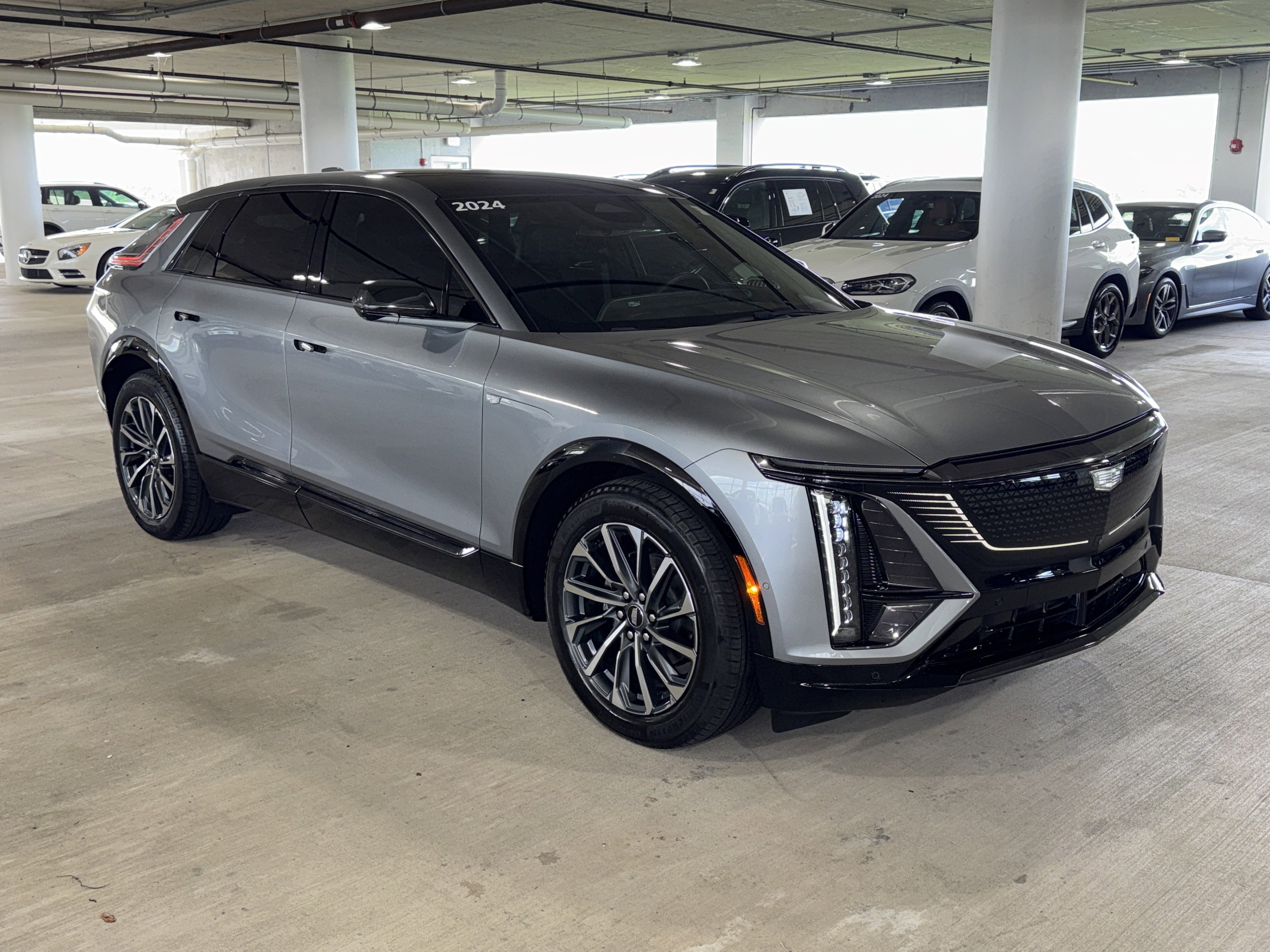 Used 2024 Cadillac Lyriq Sport image 2