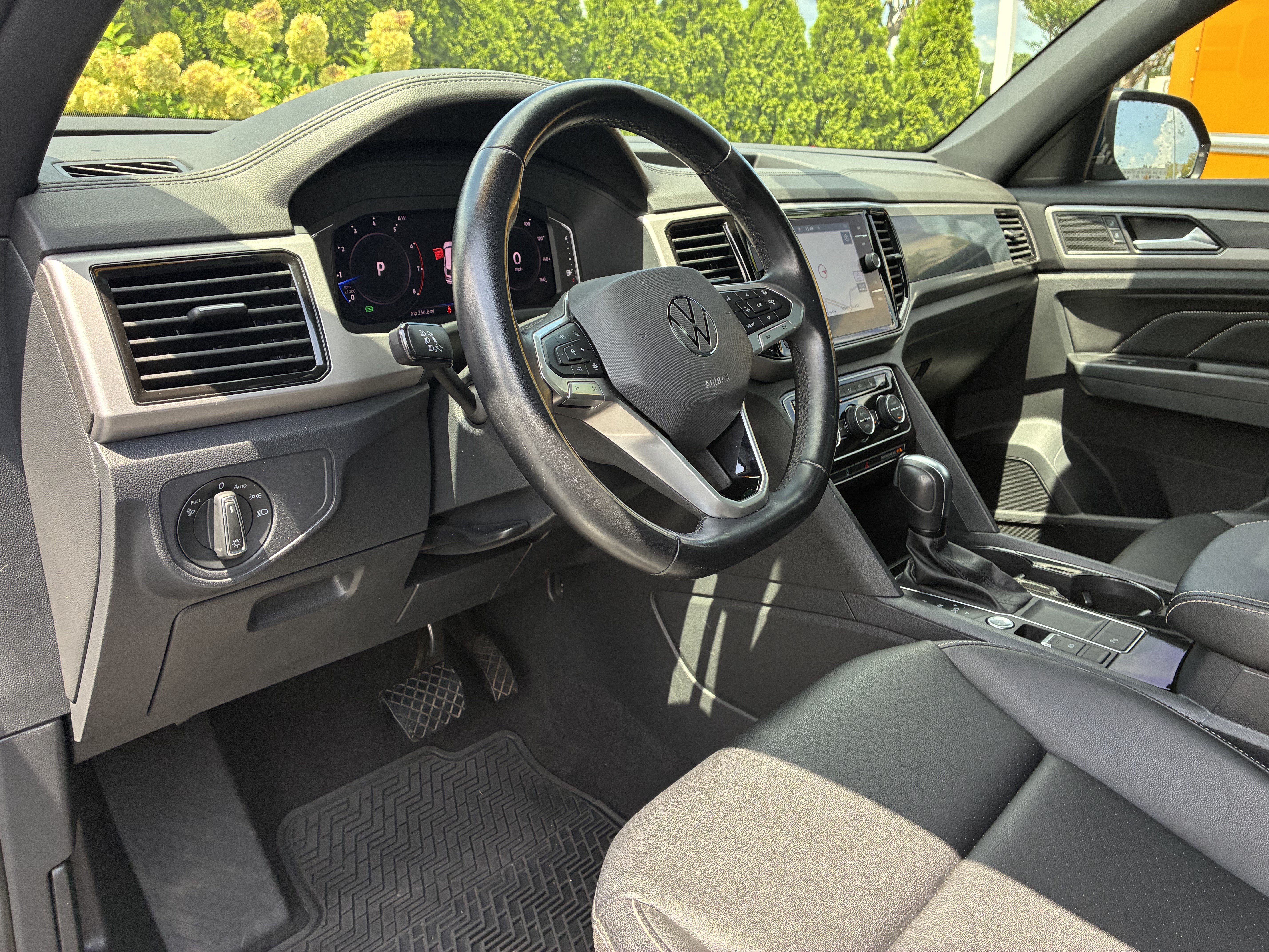 Used 2020 Volkswagen Atlas Cross Sport SEL FWD image 22