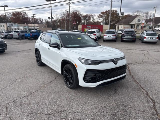 New 2026 Volkswagen Tiguan SE R-Line image 5