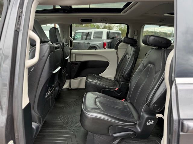 Used 2019 Chrysler Pacifica Limited FWD image 18