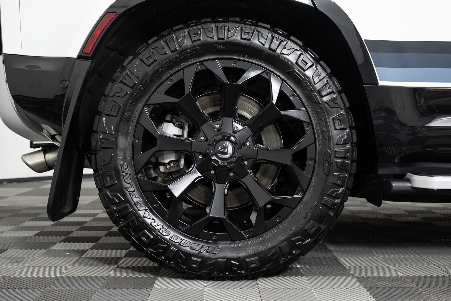 Used 2024 Land Rover Defender 110 SE AWD/4WD image 43