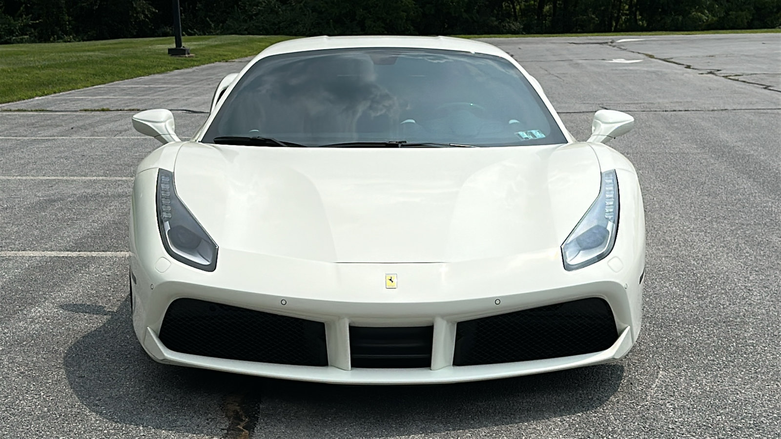 Used 2017 Ferrari 488 GTB RWD image 3