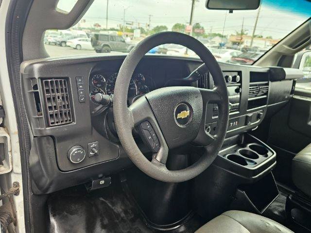 Used 2018 Chevrolet Express 2500 w/ Driver Convenience Package RWD image 8