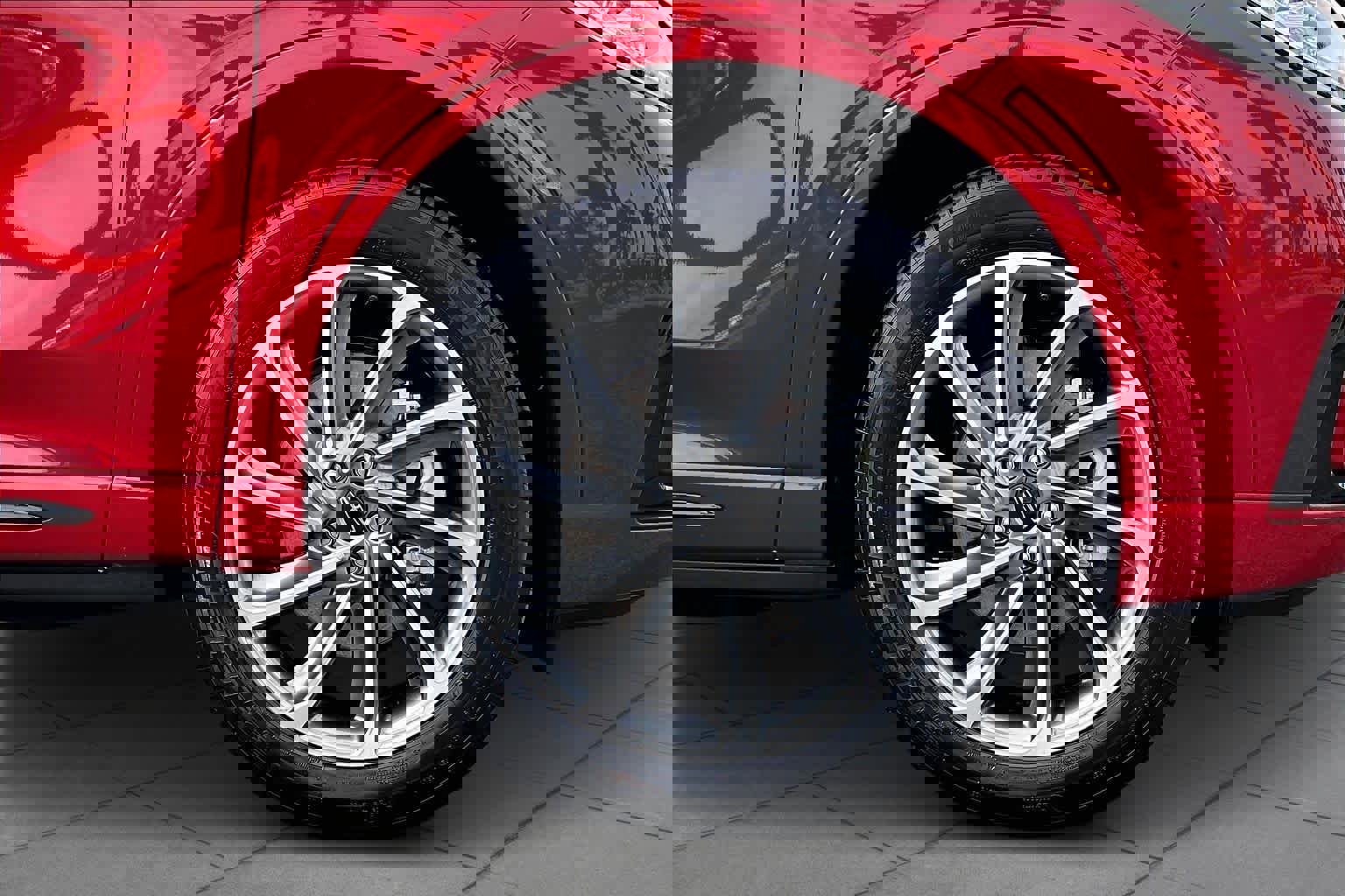 Used 2025 Lincoln Corsair Grand Touring w/ Equipment Group 302A image 10